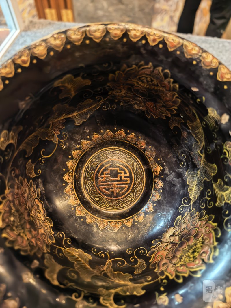 匏制黑漆描金缠枝花卉寿纹碗 - 图5